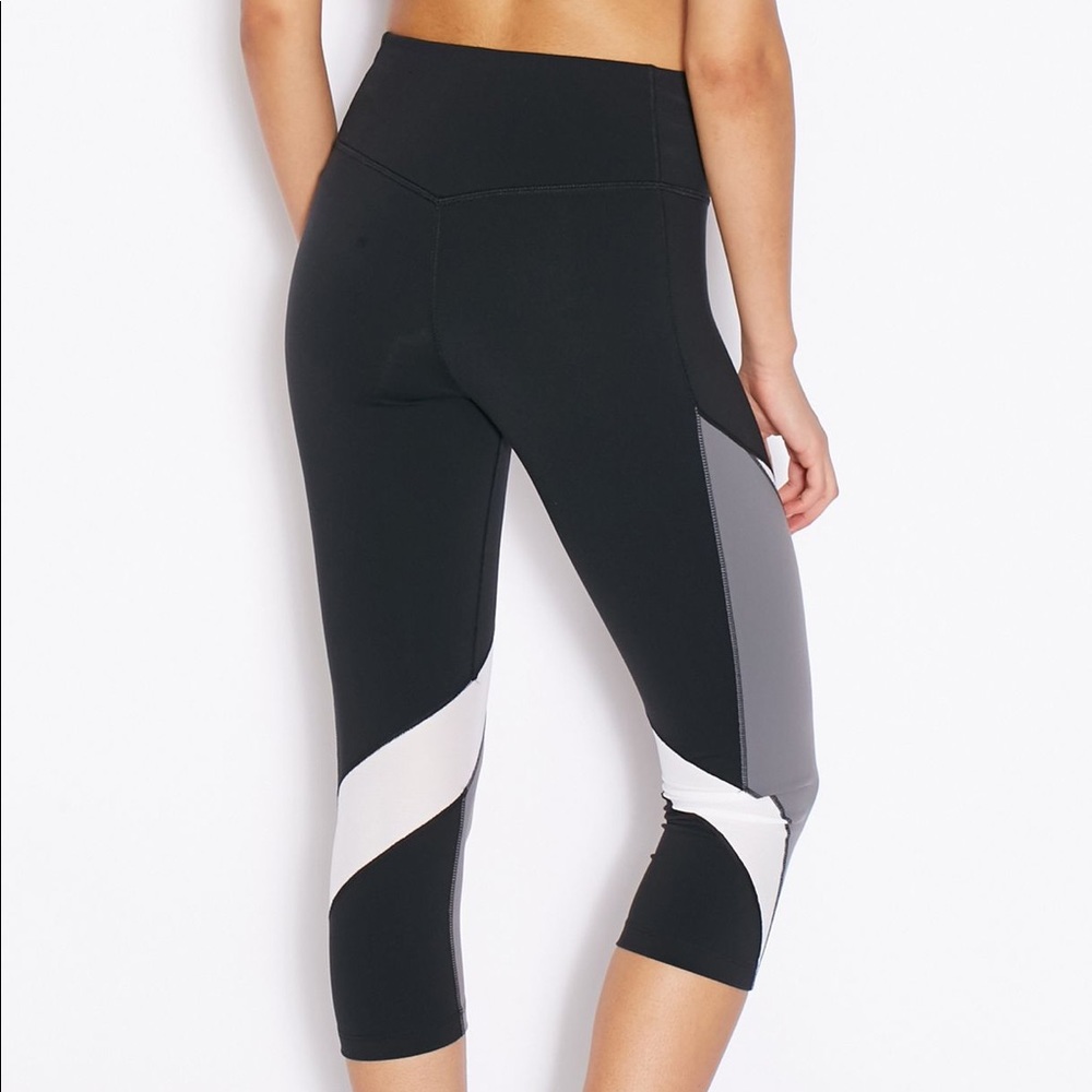 Nike Women’s Training Legendary Capri Training Tight In Black & White Colorblock